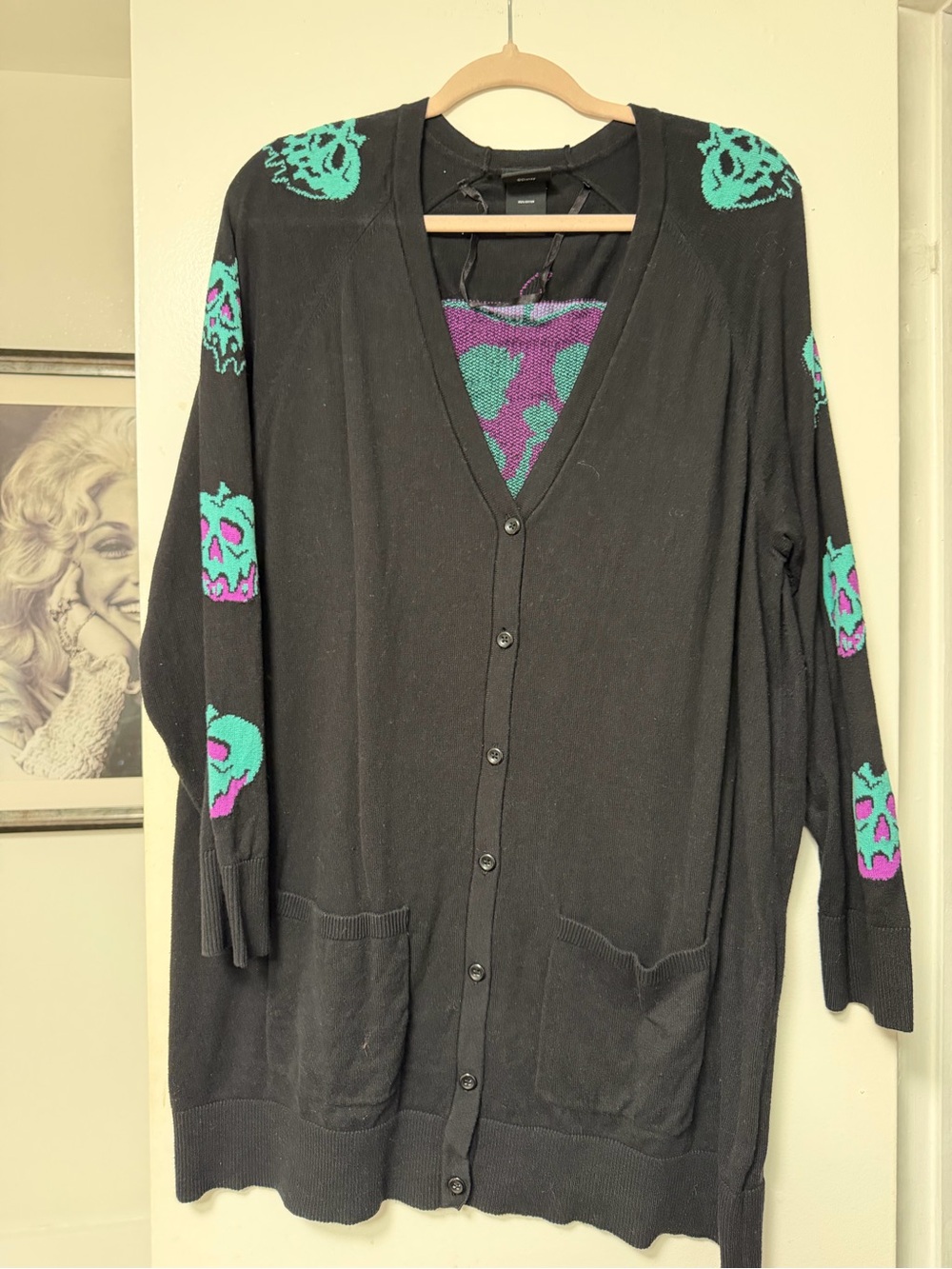 Disney Villains Torrid Poison Apple Black Women's Cardigan Sweater